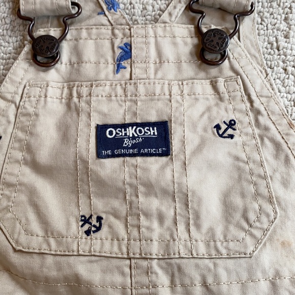 4 items. Body suit. Overalls. Pants. One piece - Picture 2 of 9